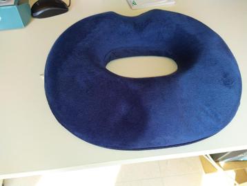 memory foam donut zitkussen voor vrouwen beschikbaar voor biedingen