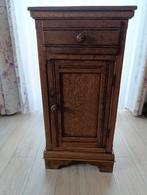 Table de nuit en chêne, Enlèvement