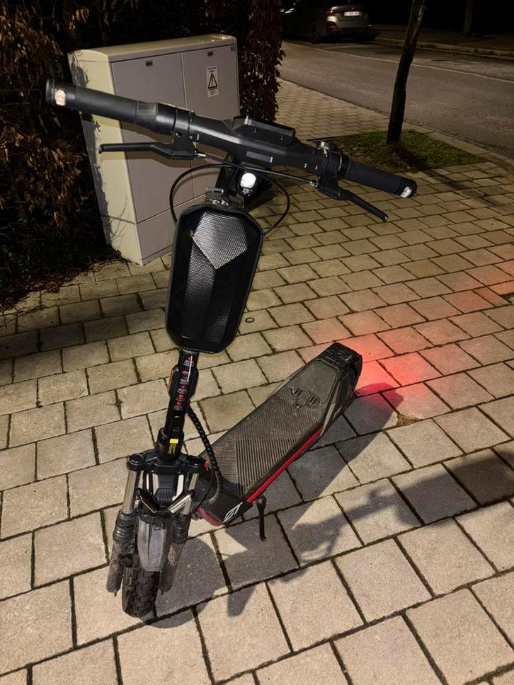 Ninebot ZT3 Pro prijs bespreekbaar, Vélos & Vélomoteurs, Trottinettes, Comme neuf, Step électrique (E-scooter), Enlèvement