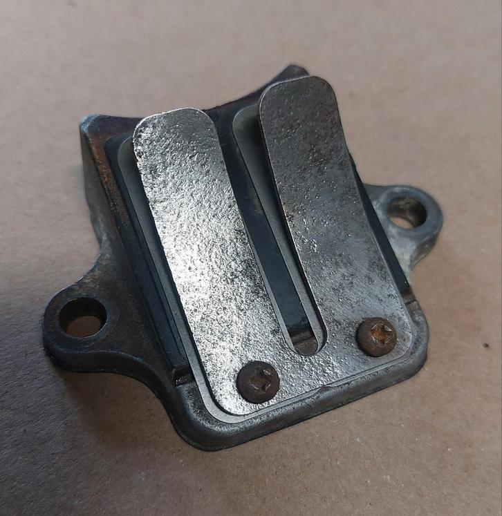 Boîte à clapets pour Suzuki TS 50 / RM 50 / RM 80, Motos, Pièces | Suzuki, Utilisé, Enlèvement ou Envoi