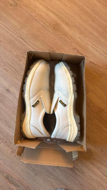 Maat 43, keuken schoenen beschikbaar voor biedingen