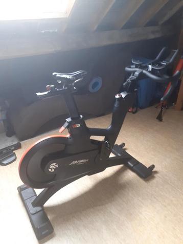 life fitness ic8 spinningfiets beschikbaar voor biedingen