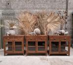 Antieke dressoirs met oud gebobbeld glas, Huis en Inrichting, Antiek, Met deur(en), Glas, Ophalen of Verzenden