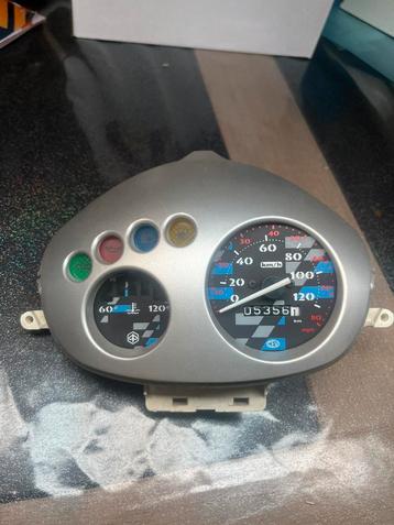 Piaggio zip sp h2o teller 120km nieuwstaat beschikbaar voor biedingen