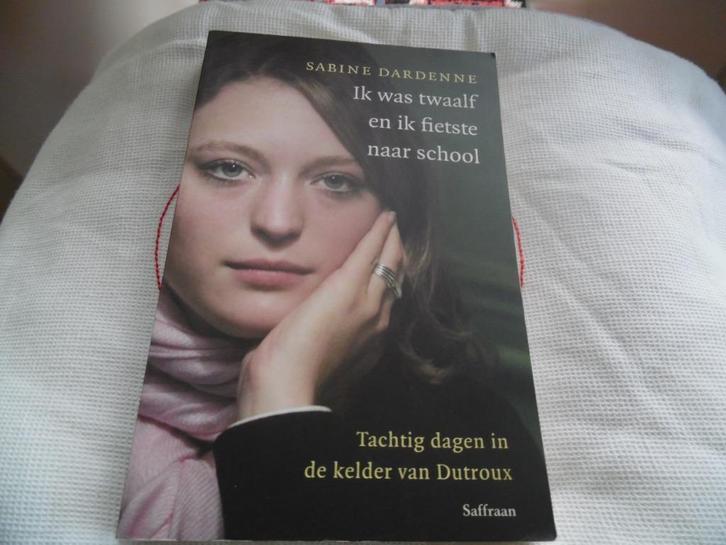 Boek "Ik was 12 en fietste naar school, Boeken, Biografieën, Zo goed als nieuw, Overige, Ophalen of Verzenden