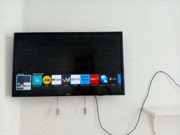  SMART TV LCD HD Samsung UE32J4500AW beschikbaar voor biedingen