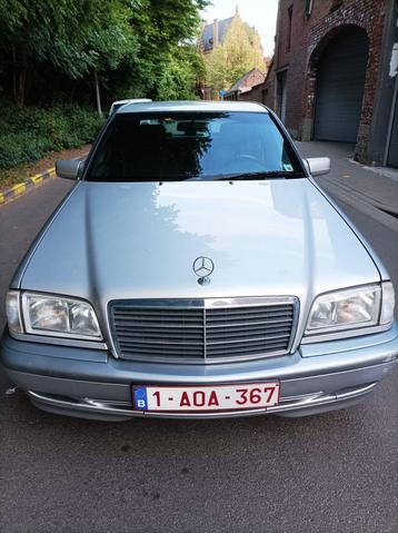 Mercedes 200 cdi diesel  145.000 km in perfecte staat, Auto's, Mercedes-Benz, Voorwielaandrijving, 4 deurs, Stof, Zwart