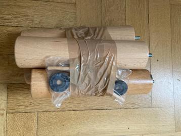 4 pieds de lit en hêtre h25cm beschikbaar voor biedingen