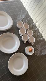 Servies - 40 delig - plastic, Huis en Inrichting, Keuken | Servies, Ophalen of Verzenden, Zo goed als nieuw, Bord(en)