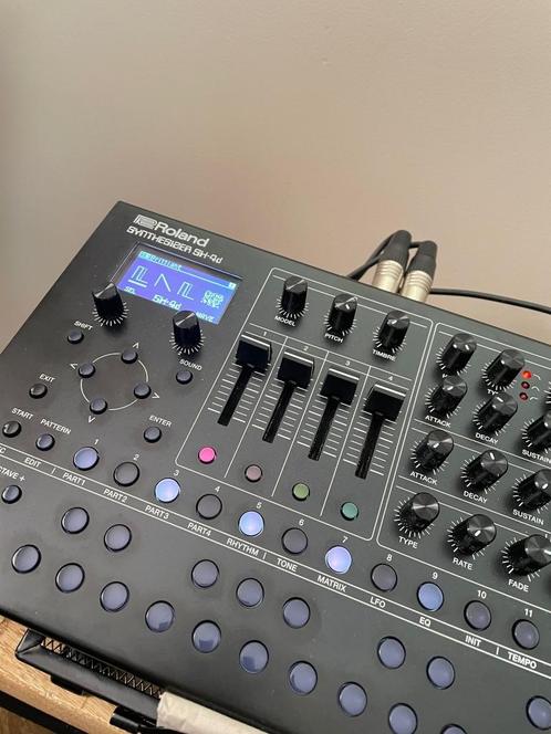 ROLAND SH-4D IN PERFECTE STAAT, Muziek en Instrumenten, Synthesizers, Nieuw, Roland, Ophalen