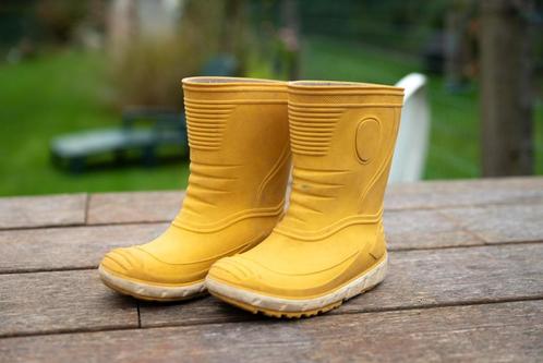 Bottes de pluie jaunes avec semelles – taille 27 ️, Enfants & Bébés, Vêtements enfant | Chaussures & Chaussettes, Utilisé, Bottes