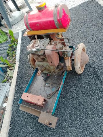 kleine stationaire motor  beschikbaar voor biedingen
