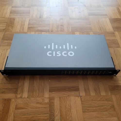 Cisco SG100-24 Switch (24-poorts), Informatique & Logiciels, Commutateurs réseau, Comme neuf, Enlèvement ou Envoi