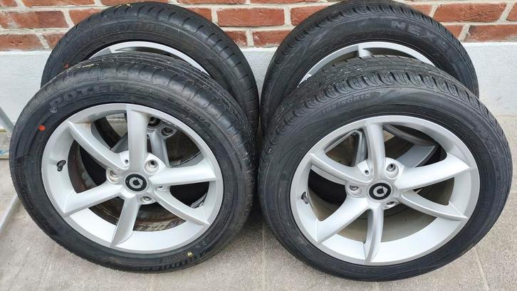 KIT PNEUS & JANTES FORTWO, Auto-onderdelen, Banden en Velgen, Band(en), Ophalen of Verzenden