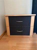 2 nachtkastjes (2 schuiven)(eikenkleur) in prima staat., Ophalen, Zo goed als nieuw, 45 tot 65 cm, Minder dan 55 cm