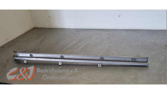 Schuifdeur Rail rechts van een Volkswagen Transporter, Auto-onderdelen, Carrosserie, Gebruikt, 3 maanden garantie, Ophalen of Verzenden