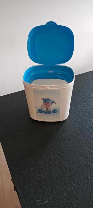 Baby voeding doos beschikbaar voor biedingen