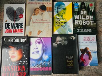 Lot van 8 boeken beschikbaar voor biedingen