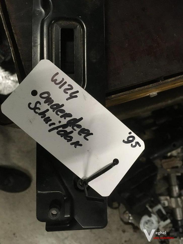 Mb w124 onderdeel van het schuifdak 1995, Auto-onderdelen, Ruiten en Toebehoren, Gebruikt, Ophalen of Verzenden