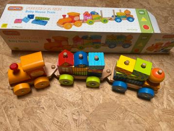Houten trein beschikbaar voor biedingen