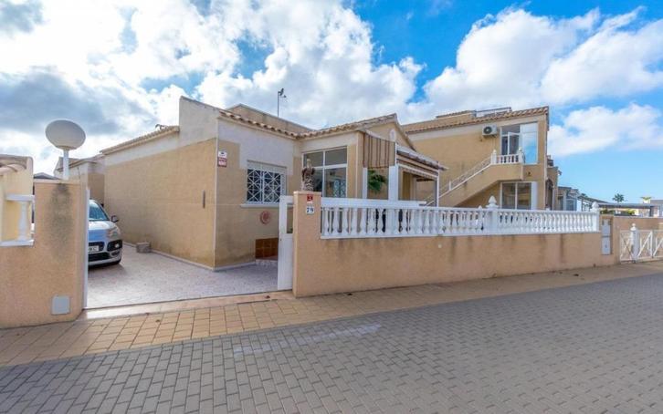 Verzorgde vrijstaande villa in Torrevieja, Immo, Buitenland, Spanje, Woonhuis, Overige