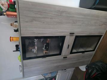 Dressoir + barkast beschikbaar voor biedingen