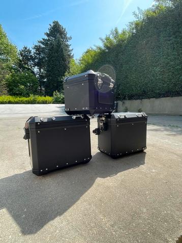 Zwarte aluminium topkoffer + koffers + binnentassen + Vario  beschikbaar voor biedingen
