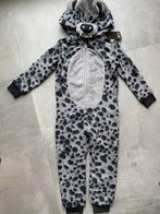 Kidz Nation - Grijze hyena onesie. Maat 110. Nieuw, Ophalen of Verzenden, Nieuw, 110 t/m 116, Jongen