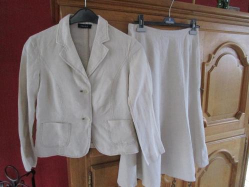 Ensemble jupe et veste, Kleding | Dames, Jasjes, Kostuums en Pakken, Zo goed als nieuw, Kostuum of Pak, Maat 38/40 (M), Beige