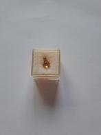 Gouden bedel met geel/oranje steentje, Ophalen of Verzenden, Zo goed als nieuw, Goud