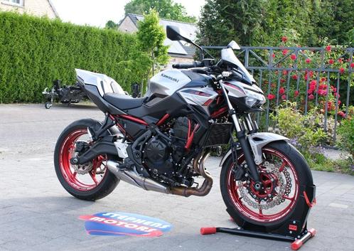 Kawasaki Z650 Sport Phantom Silver A2 vol vermogen, Motoren, Motoren | Kawasaki, Bedrijf, Naked bike, 12 t/m 35 kW, 2 cilinders