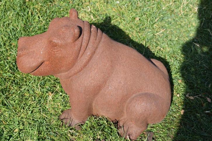Gietijzeren nijlpaard met roestpatina, Tuin en Terras, Tuinbeelden, Nieuw, Dierenbeeld, Overige materialen, Ophalen of Verzenden