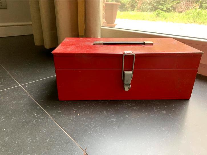 Rode Metalen gereedschapskist met twee compartimenten, Doe-het-zelf en Bouw, Gereedschapskisten, Gebruikt, Ophalen of Verzenden
