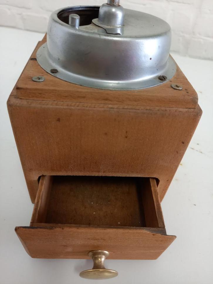 Oude koffiemolen (nummer 2), Antiek en Kunst, Antiek | Keukengerei, Ophalen