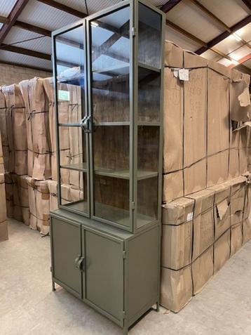 BUFFETKAST groen metaal glas mooiste uitvoering 95 cm br beschikbaar voor biedingen