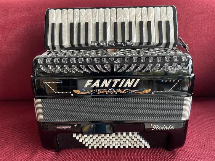Z.g.a.n.italiaanse Fantini accordeon.72bas.3 korig.Musette ., Muziek en Instrumenten, Accordeons, Zo goed als nieuw, Toetsaccordeon
