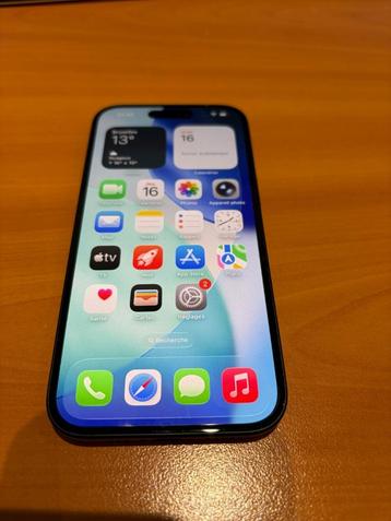 iPhone 15 zwart - 128 Gb als nieuw beschikbaar voor biedingen