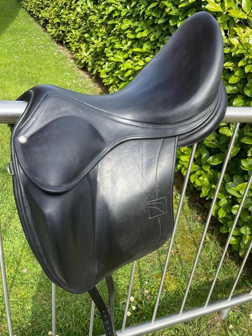 selle de dressage Childeric, Dieren en Toebehoren, Paarden en Pony's | Zadels, Gebruikt, Dressuur, Ophalen of Verzenden