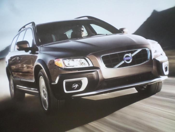 Volvo XC70 Brochure - ENGELS, Boeken, Auto's | Folders en Tijdschriften, Volvo, Ophalen of Verzenden