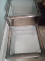 3 tables gigogne, Enlèvement