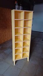 Gele cd kast, Ophalen