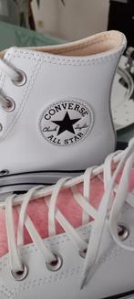 Converse cuir. 37  NEUVES., Vêtements | Femmes, Enlèvement ou Envoi, Neuf, Blanc