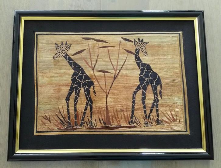 2 Keniaanse kunstwerkjes van bananenschilfers, Huis en Inrichting, Woonaccessoires | Wanddecoraties, Gebruikt, Ophalen