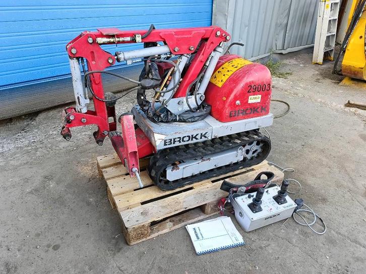 Brokk mini cut 40 demolition robot remote controlled, Zakelijke goederen, Machines en Bouw | Kranen en Graafmachines, Graafmachine