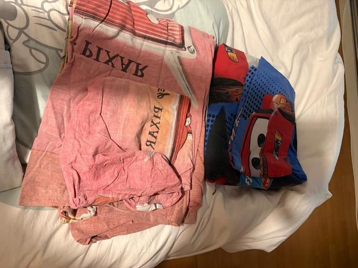 2 kinderdekbedovertrek van cars, Huis en Inrichting, Slaapkamer | Beddengoed, Zo goed als nieuw, Dekbedovertrek, Eenpersoons, Ophalen of Verzenden