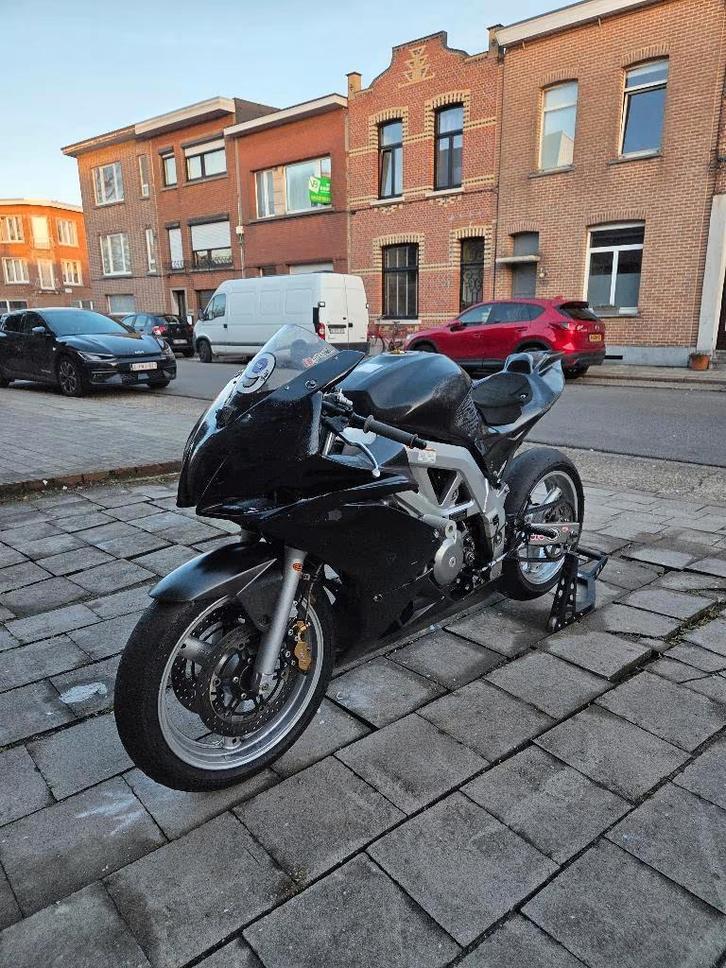 Suzuki sv650 circuit/baan totaalpakket!, Motoren, Motoren | Suzuki, Particulier, Sport, meer dan 35 kW, 2 cilinders, Quickshifter