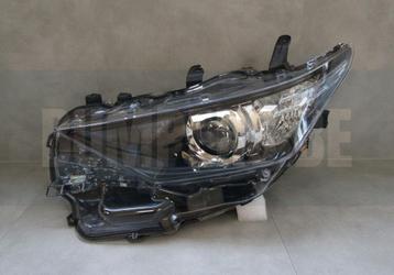 Koplamp Toyota Auris 2 II FACELIFT 15-18 81150-02K30 Links S beschikbaar voor biedingen
