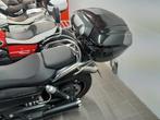 Moto Guzzi - Topkoffer 2 Givi-helmen, Motoren, Zo goed als nieuw