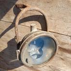 antieke grote carbuurlamp van auto op metalen voet, Ophalen of Verzenden, Gebruikt, Oldtimer onderdelen