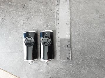 ⭐ 2 BS-BiSecur-afstandsbedieningen voor Hörmann-garagedeuren beschikbaar voor biedingen